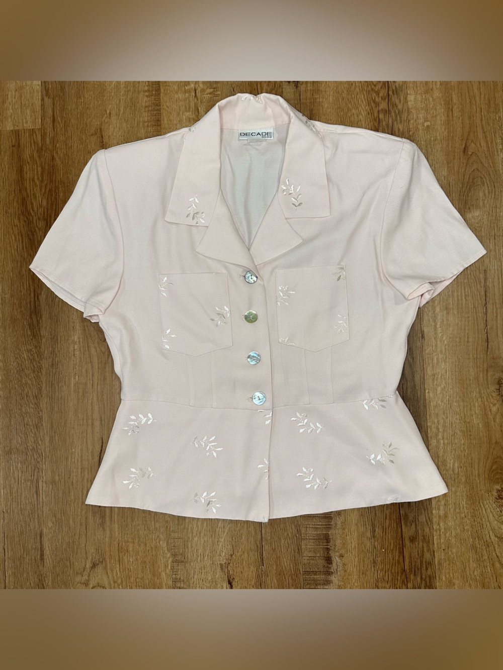 Vintage 90s Embroidered Top with Button Front in light pink